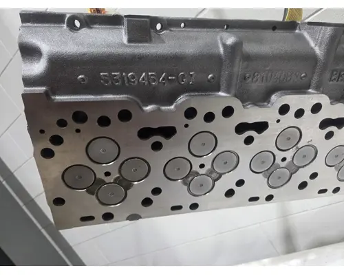 CUMMINS ISL9 Cylinder Head