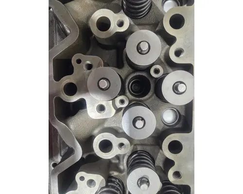 CUMMINS ISL9 Cylinder Head