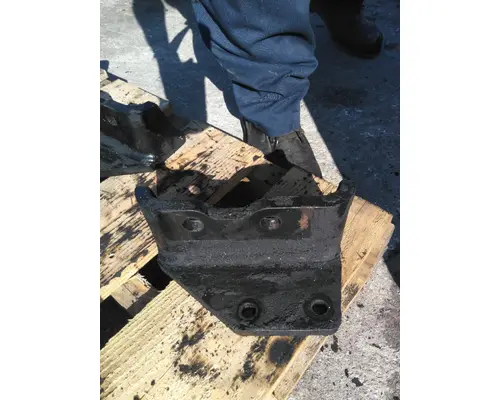 CUMMINS ISLG ENGINE MOUNTS, ENGINE (REAR)