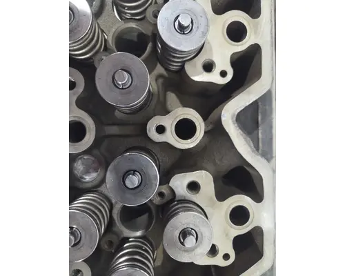 CUMMINS ISL Cylinder Head