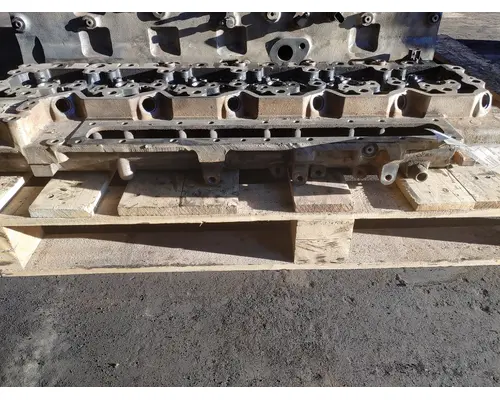 CUMMINS ISL Cylinder Head