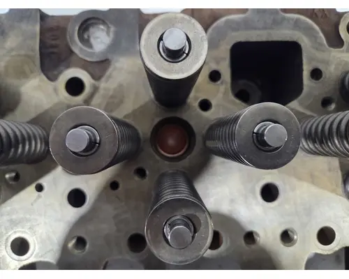 CUMMINS ISM DPF Cylinder Head