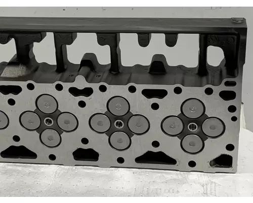 CUMMINS ISM DPF Engine Cylinder Head