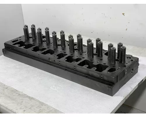 CUMMINS ISM DPF Engine Cylinder Head