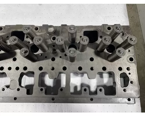 CUMMINS ISM DPF Engine Cylinder Head