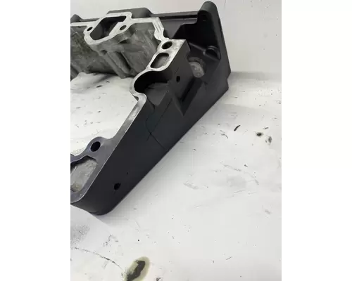 CUMMINS ISM DPF Valve Cover Base