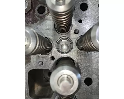 CUMMINS ISM Cylinder Head