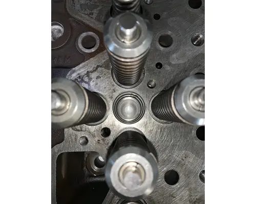 CUMMINS ISM Cylinder Head