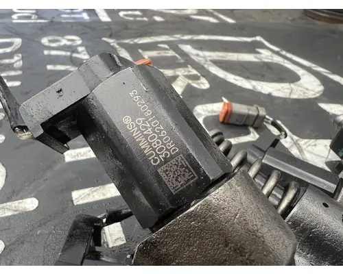 CUMMINS ISM Fuel Injector