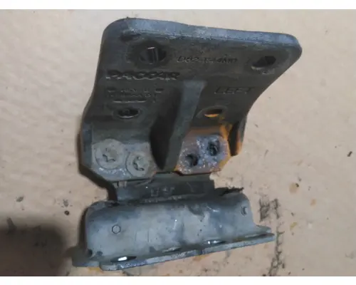 CUMMINS ISX EGR ENGINE MOUNTS, ENGINE (REAR)