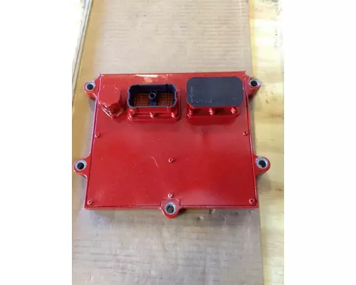 CUMMINS ISX EPA 04 ENGINE CONTROL MODULE (ECM)