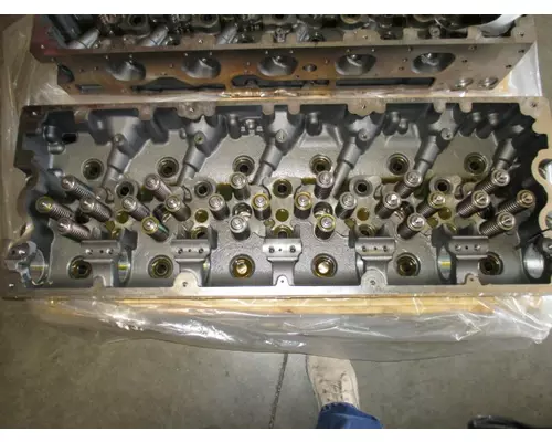 CUMMINS ISX15 CYLINDER HEAD