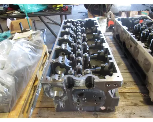 CUMMINS ISX15 CYLINDER HEAD