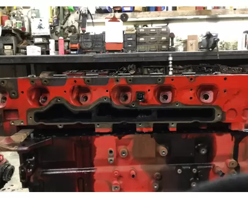 CUMMINS ISX15 CYLINDER HEAD