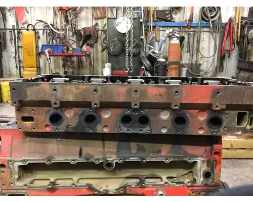 CUMMINS ISX15 CYLINDER HEAD