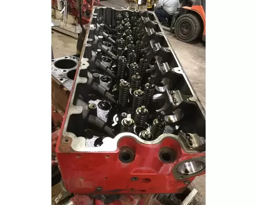 CUMMINS ISX15 CYLINDER HEAD