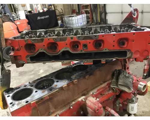 CUMMINS ISX15 CYLINDER HEAD