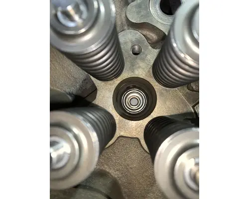 CUMMINS ISX15 Cylinder Head