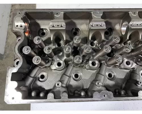CUMMINS ISX15 Cylinder Head