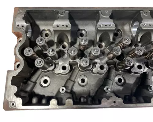 CUMMINS ISX15 Cylinder Head