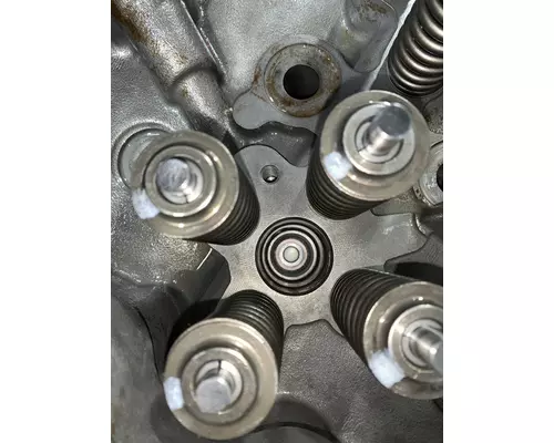 CUMMINS ISX15 Cylinder Head