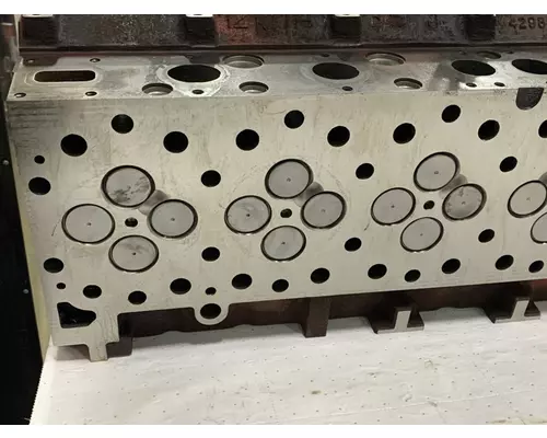 CUMMINS ISX15 Cylinder Head