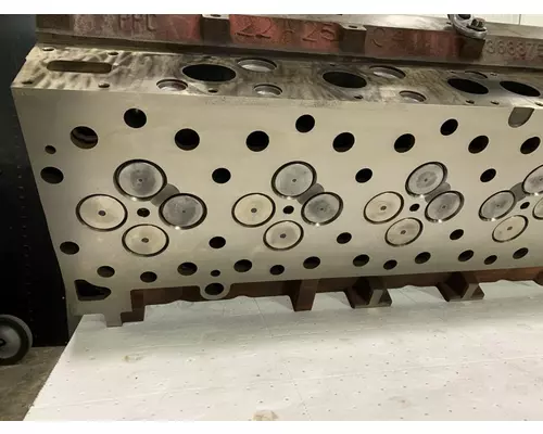 CUMMINS ISX15 Cylinder Head