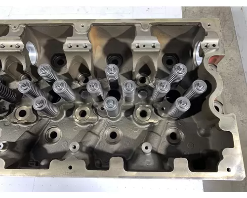 CUMMINS ISX15 Cylinder Head