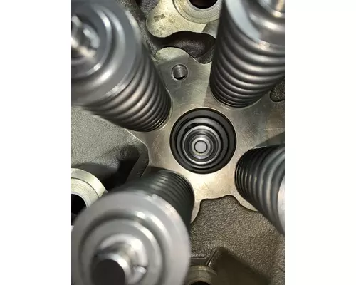 CUMMINS ISX15 Cylinder Head