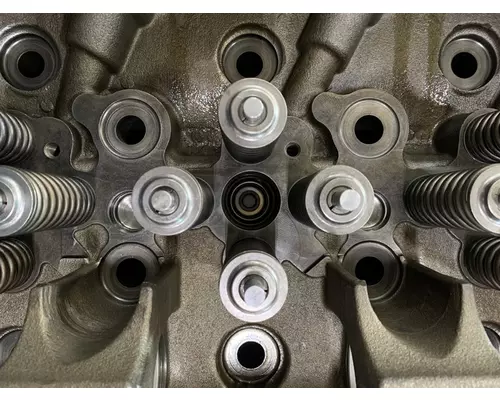 CUMMINS ISX15 Cylinder Head