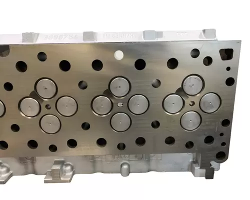 CUMMINS ISX15 Cylinder Head
