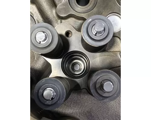 CUMMINS ISX15 Cylinder Head