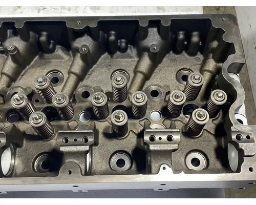 CUMMINS ISX15 Cylinder Head