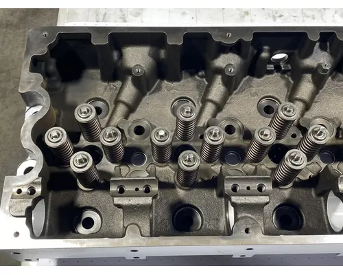 CUMMINS ISX15 Cylinder Head