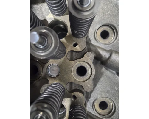 CUMMINS ISX15 Cylinder Head