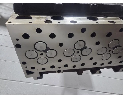 CUMMINS ISX15 Cylinder Head