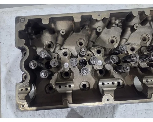CUMMINS ISX15 Cylinder Head