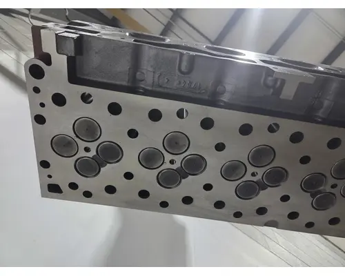 CUMMINS ISX15 Cylinder Head