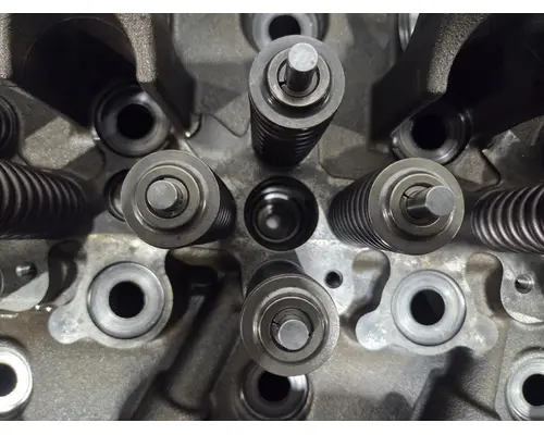 CUMMINS ISX15 Cylinder Head