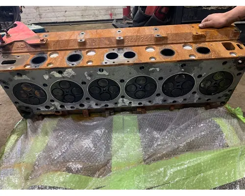 CUMMINS ISX15 Cylinder Head