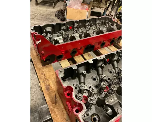 CUMMINS ISX15 Cylinder Head