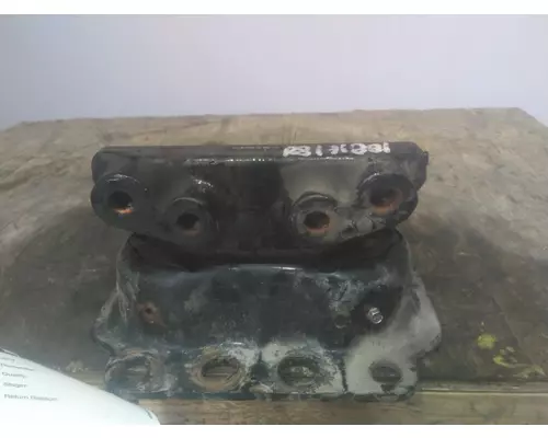 CUMMINS ISX15 ENGINE MOUNTS, ENGINE (REAR)