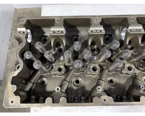 CUMMINS ISX15 Engine Cylinder Head