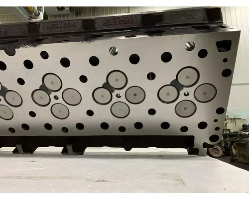 CUMMINS ISX15 Engine Cylinder Head