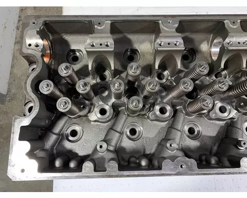 CUMMINS ISX15 Engine Cylinder Head