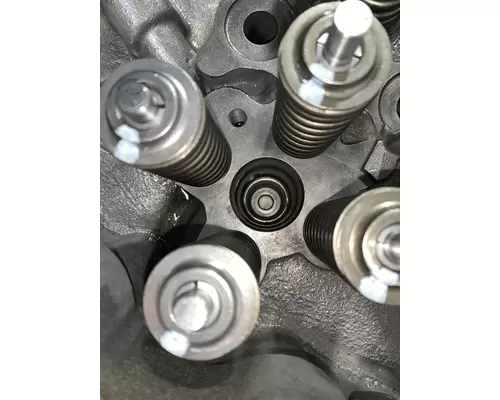 CUMMINS ISX15 Engine Cylinder Head