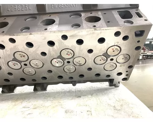 CUMMINS ISX15 Engine Cylinder Head