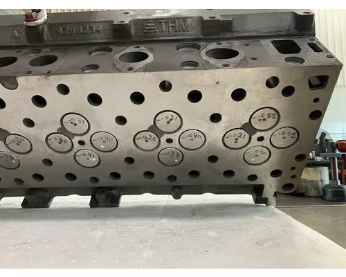 CUMMINS ISX15 Engine Cylinder Head