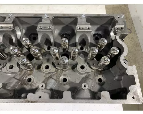 CUMMINS ISX15 Engine Cylinder Head