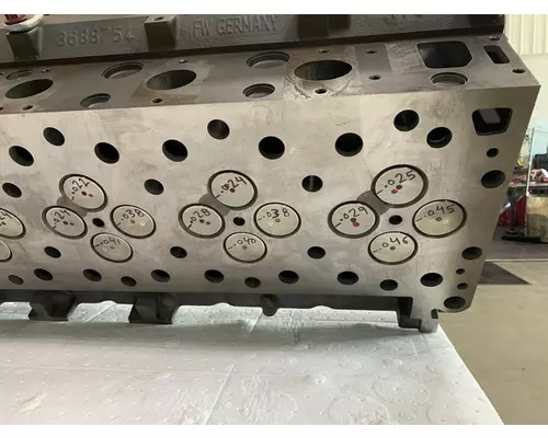 CUMMINS ISX15 Engine Cylinder Head